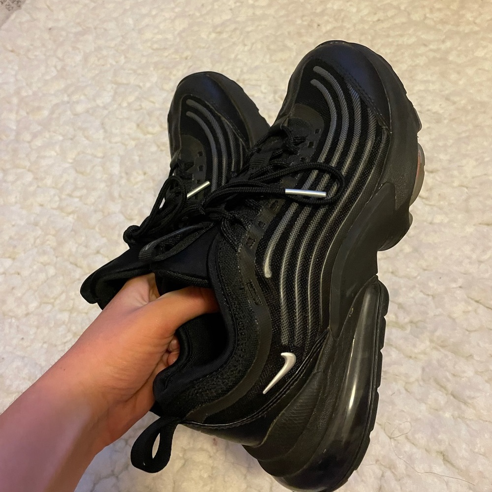 Size 5-6 nike air 97’s